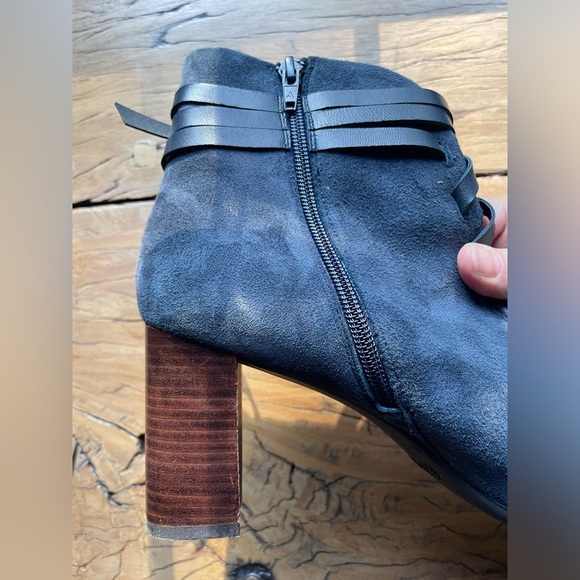 Aerosoles Blue Velvet Pretty Bird Heel Rest Lace Up Peep Toe Boot Size 10 - Picture 5 of 10